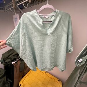 ANDREE BY UNIT Light Green Women's Blouse